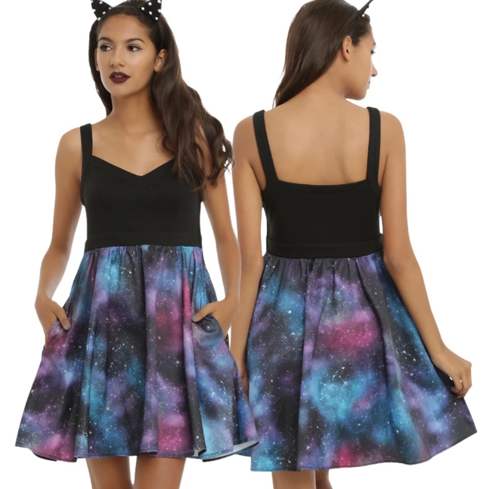 Hot Topic 24 Galaxy Skater Dress Fit Flare